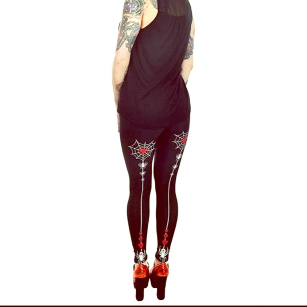 Too Fast Heart Spider Web Leggings